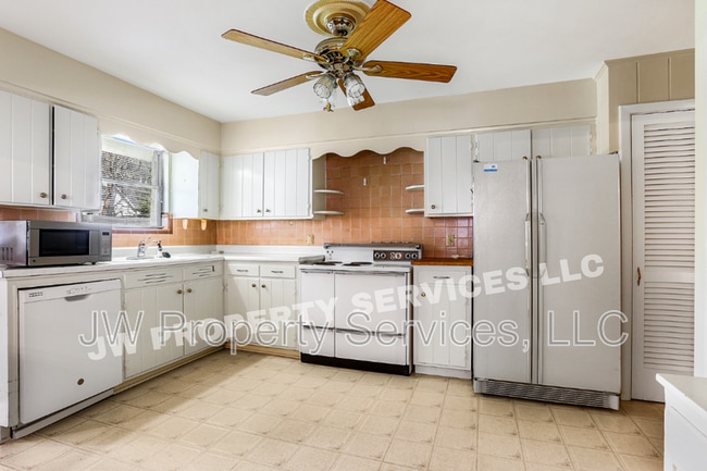 Building Photo - 226 Sena Dr