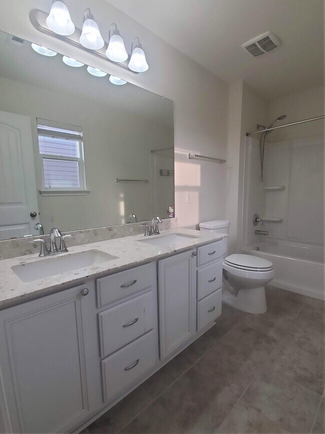 Building Photo - 261 New Bridge Dr