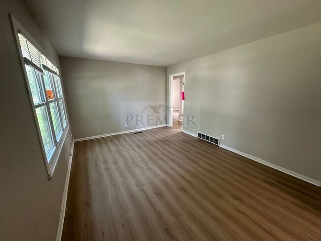 Foto del edificio - 10011 Bellaire Ave