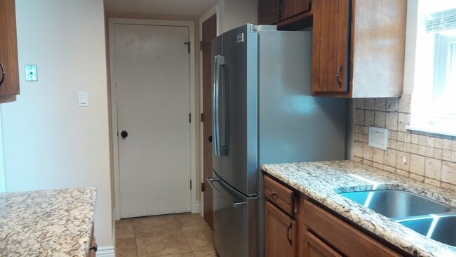 Building Photo - NORTHEAST COLONIAL PARK CONDOMINIUM