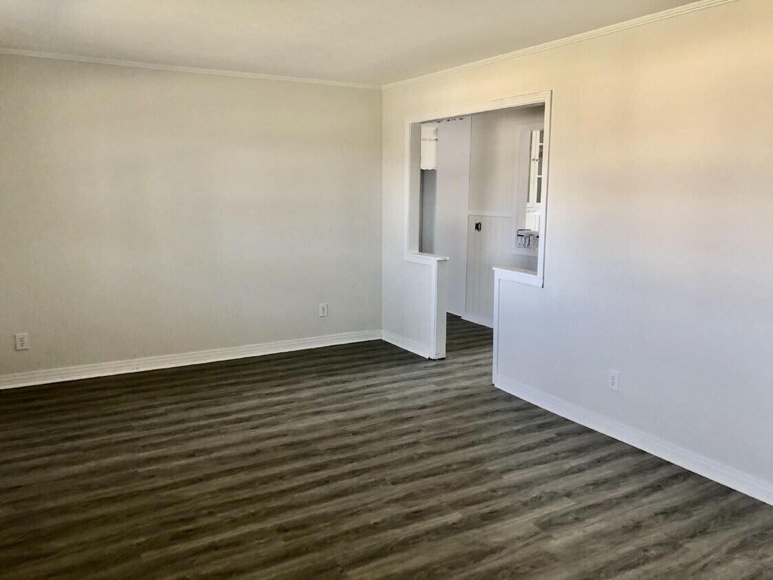 Foto del edificio - 3-Bedroom 2-Bathroom Home with 2 car garage  in Prime Cookeville Location!