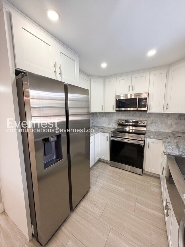 Foto del edificio - 13601 Frigate Ct