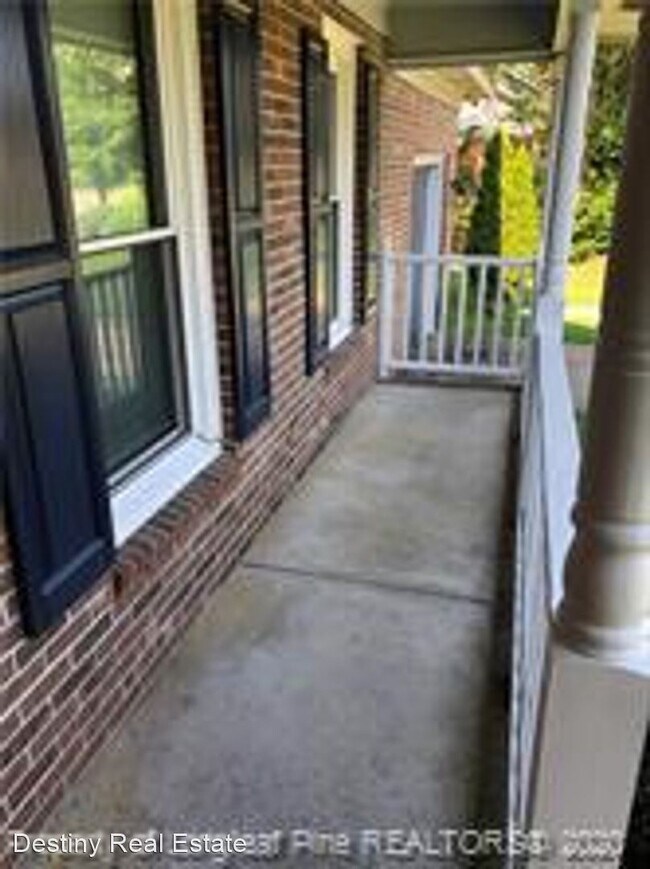 Building Photo - 3 br, 2 bath House - 6740 Foxberry Dr