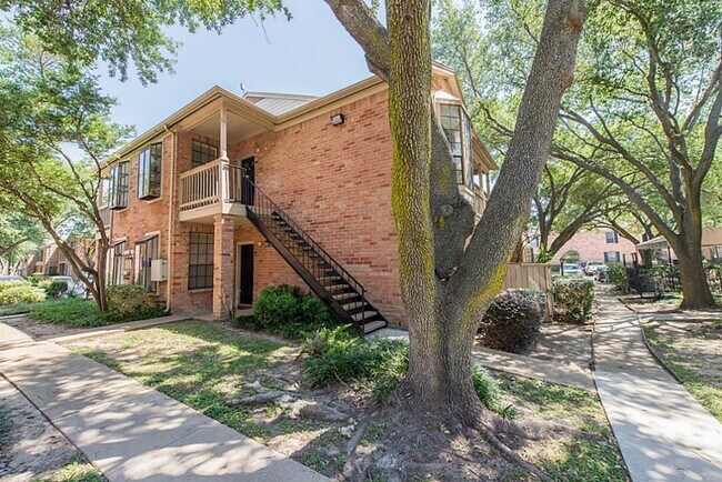 Foto del edificio - 2255 Braeswood Park Dr