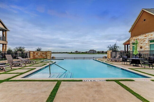 Foto del edificio - 9513 Towne Lake Pkwy