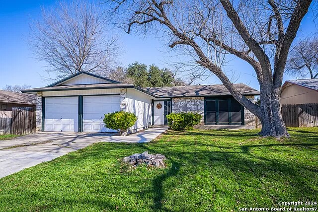 Foto principal - 12517 Minuteman Dr