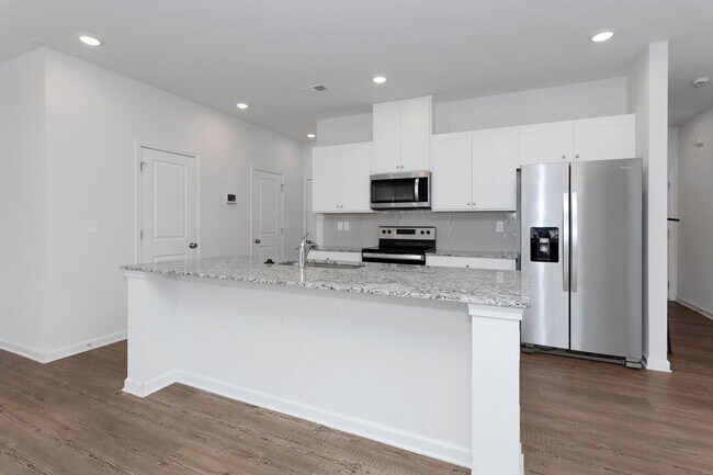 Foto del edificio - Modern & Spacious 3BR End Unit Townhome in...