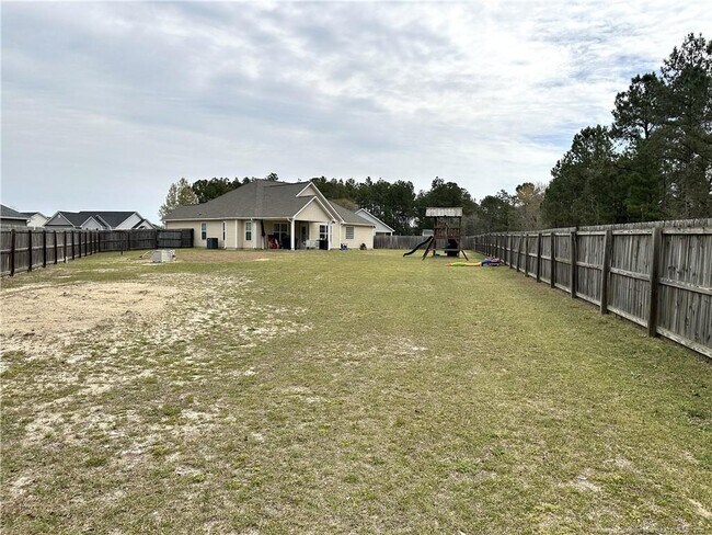 Foto del edificio - 2240 Sir Michael Dr