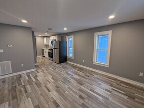 Building Photo - 19 Main St