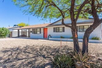 Building Photo - 3325 S Shafer Dr