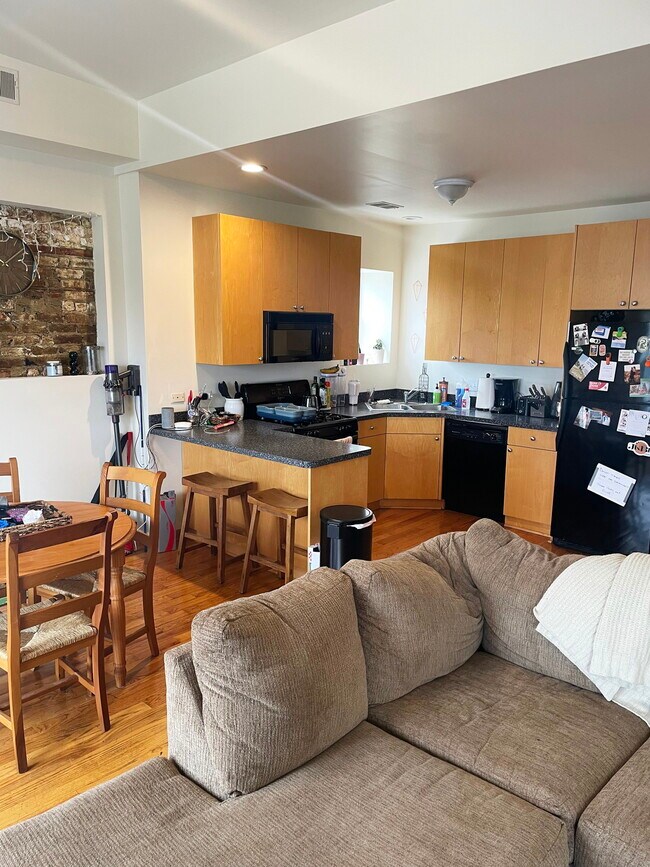 Foto del edificio - 1822 N Campbell Ave