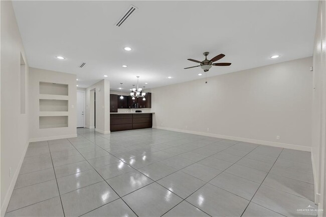 Foto del edificio - 28 Ozark Ave