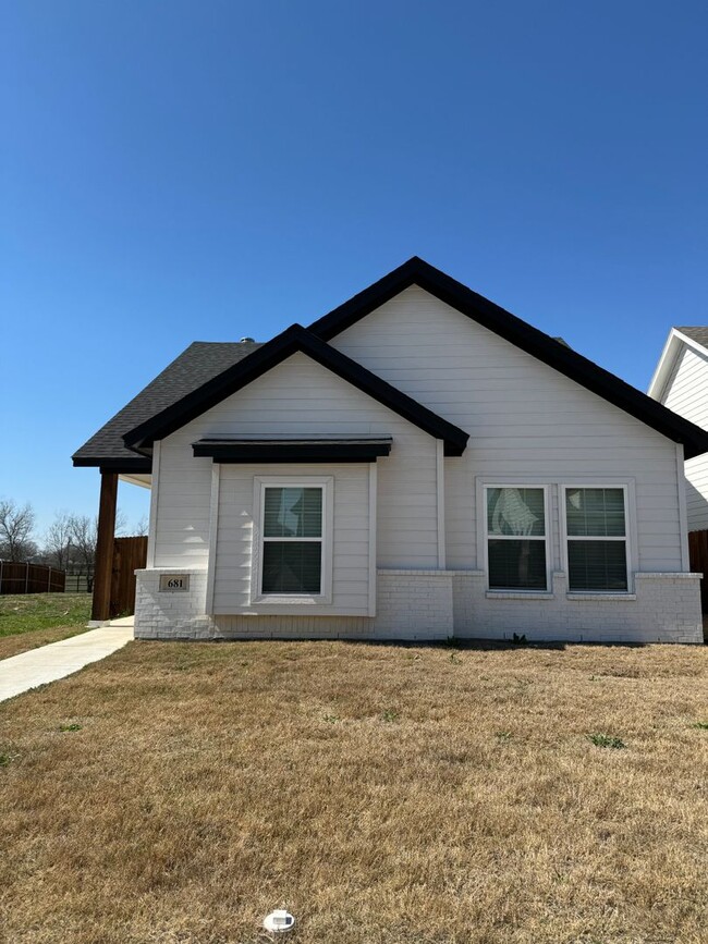 Building Photo - Darling 3/2 Home in Godley