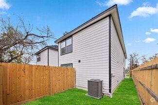 Building Photo - 8224 Bigwood St