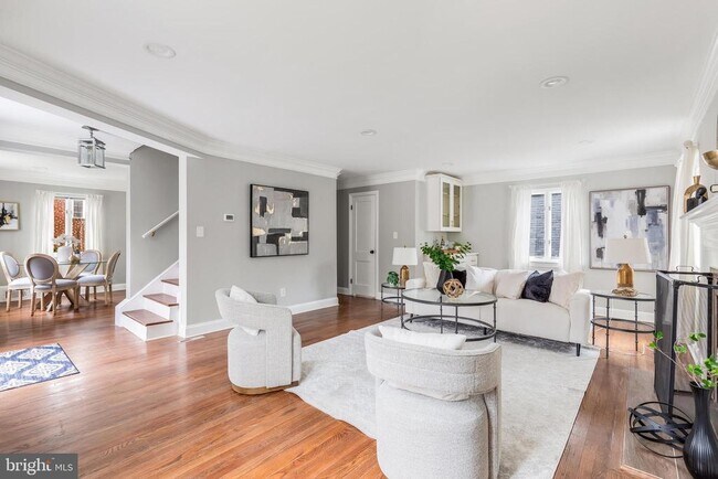 Foto del edificio - 2400 S Arlington Ridge Rd