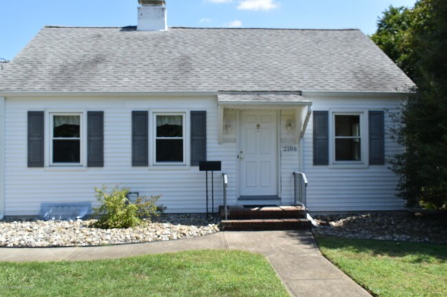 Building Photo - 2186 Village Rd