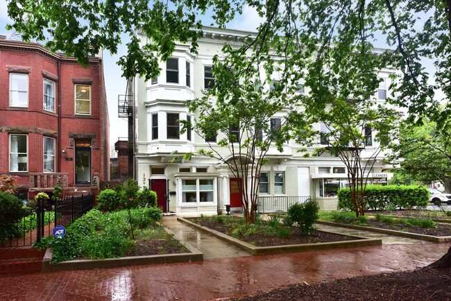 Left door:private entrance for UNIT 1307 only. Right door is new, not pictured - gorgeous. - 1307 East Capitol Street Southeast