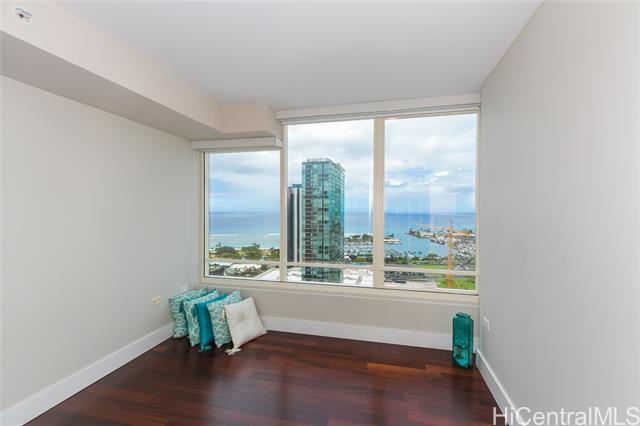 Building Photo - 1009 Kapiolani Blvd