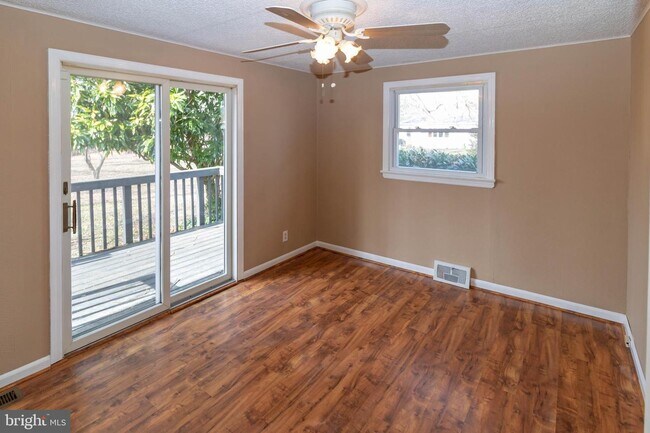 Building Photo - 316 W Woodlawn Ave