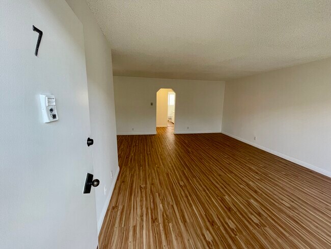 Foto del edificio - 8315 Blackburn Ave