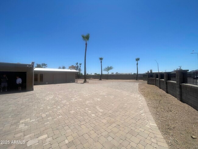 Foto del edificio - 12207 N 70th St