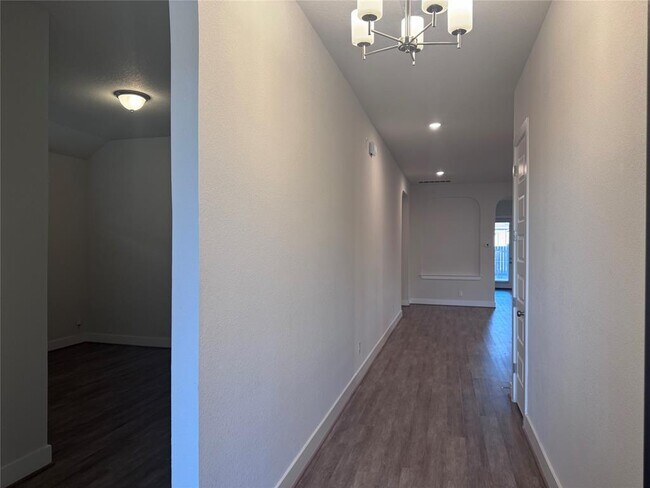 Foto del edificio - 3804 Sandhill Crane Dr