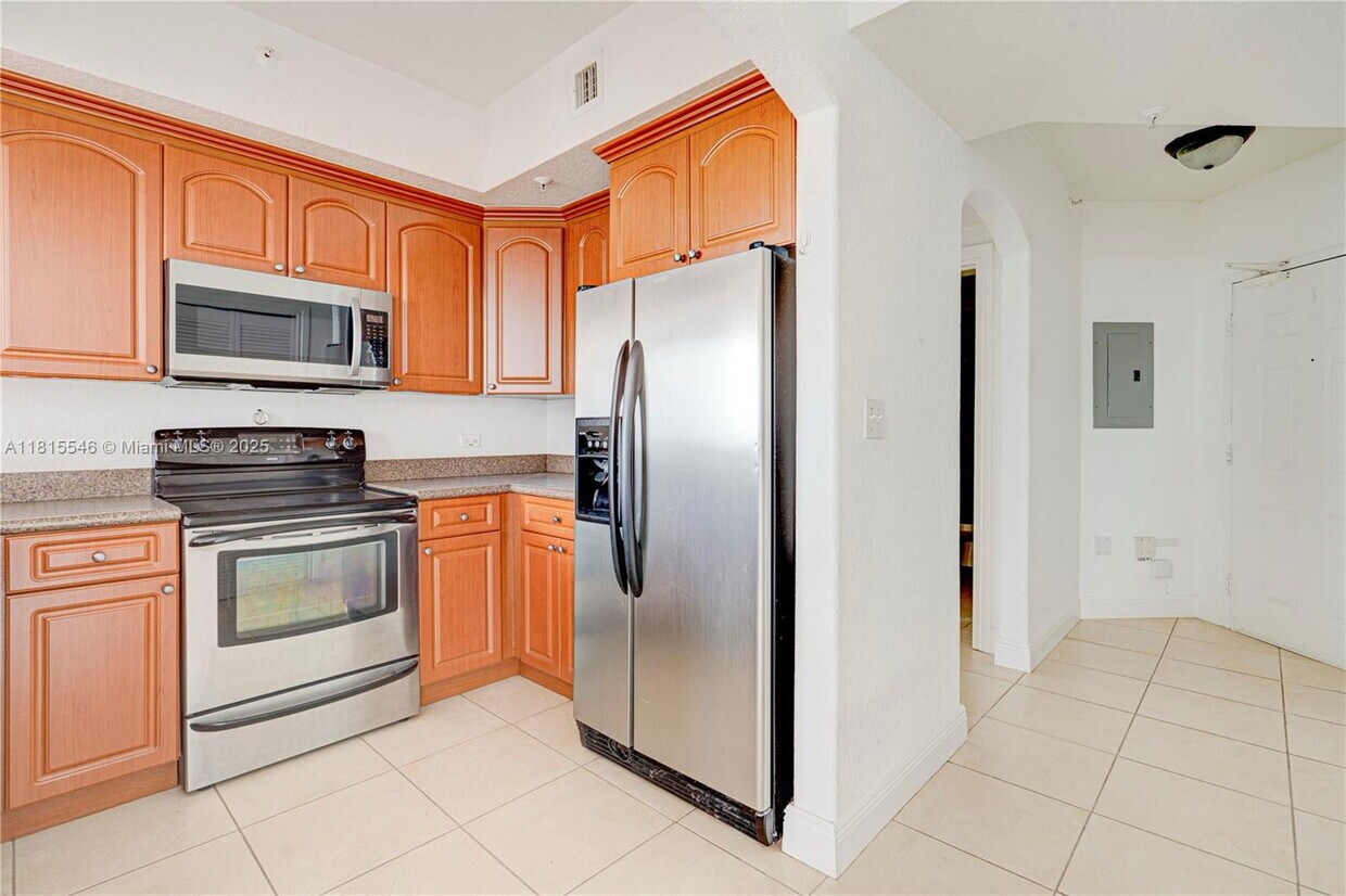 Foto principal - 2301 SW 27th Ave