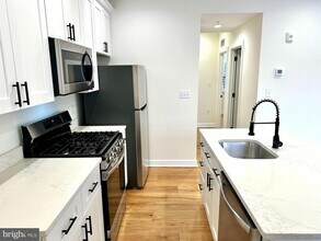 Building Photo - 2009 N Reese St