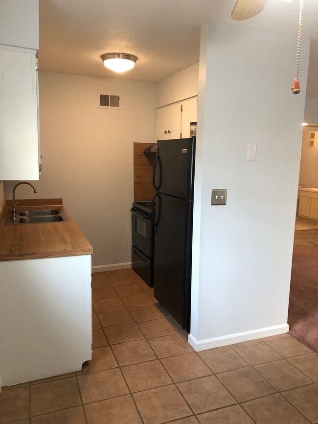 Kitchen - 2214 Sherwood Ave