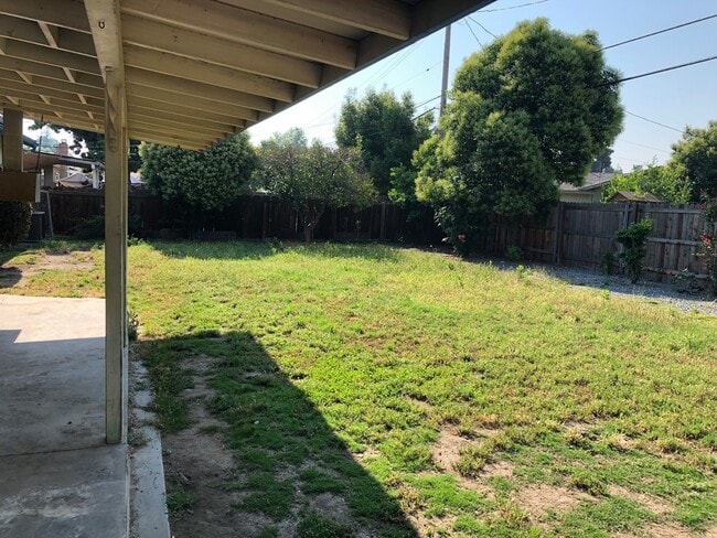 Building Photo - 3349 W Tulare Ave