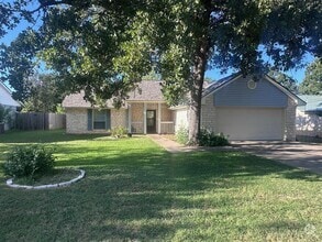 Building Photo - 110 Puna Ln