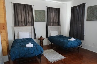 Building Photo - 2310 33rd St