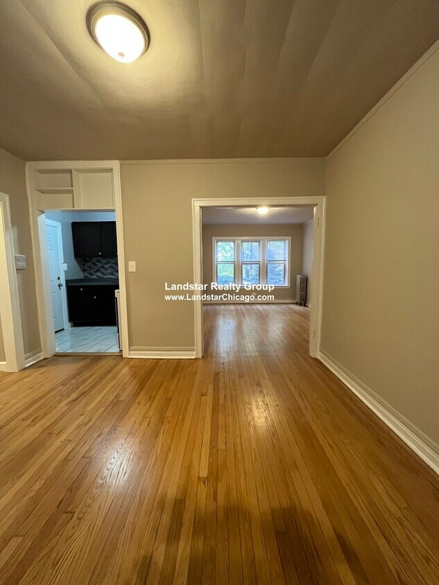 Primary Photo - 4263 W Addison St