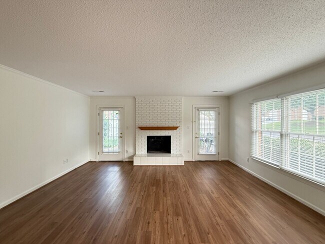 Foto del edificio - 970 Lytchfield Pl