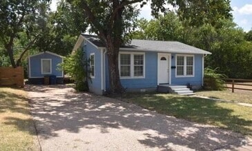Building Photo - 305 W 55th 1/2 St