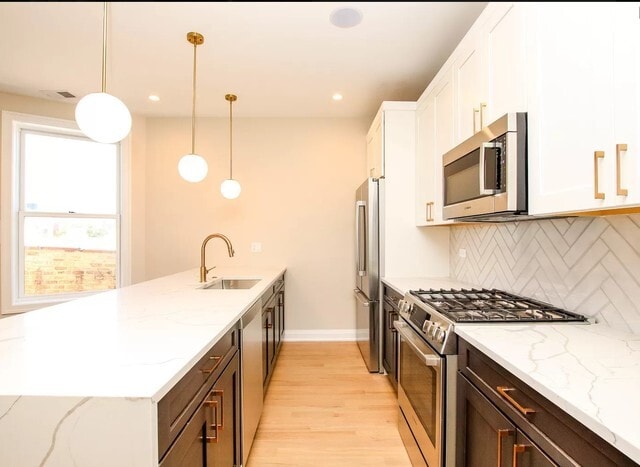 Foto del edificio - 1225 W Addison St