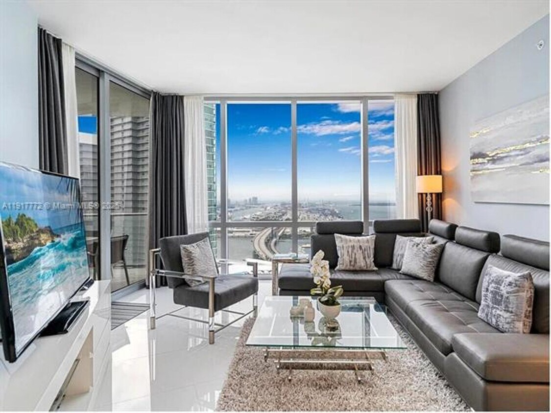 Photo - 851 NE 1st Ave unit 3909 (A11917772)