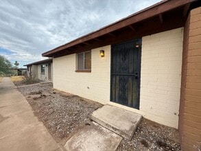 Building Photo - 3984 S Evergreen Ave