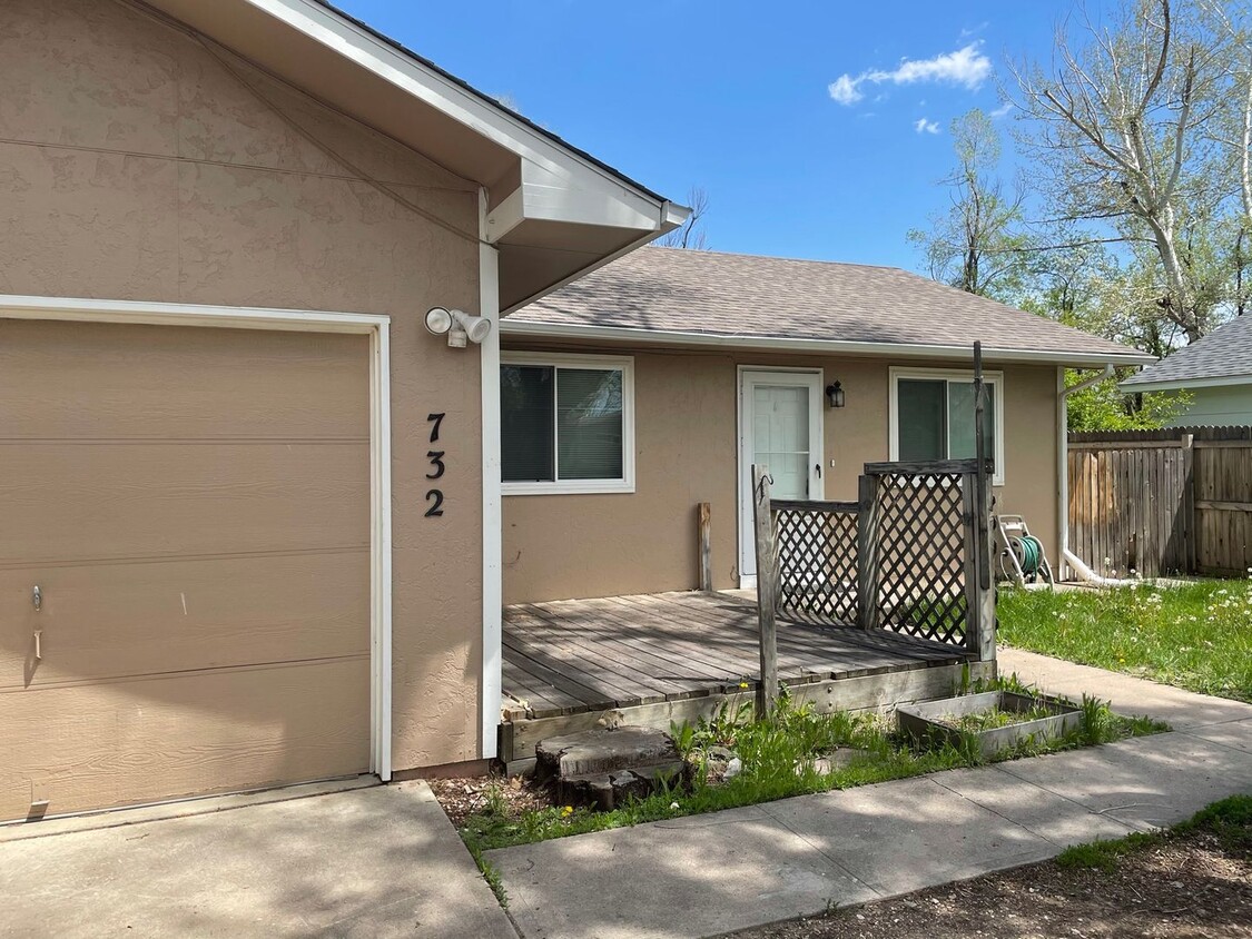 Foto principal - Spacious 4 bed 1.5 Bath Ranch-Style Home i...