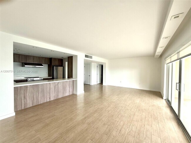 Foto del edificio - 11111 Biscayne Blvd