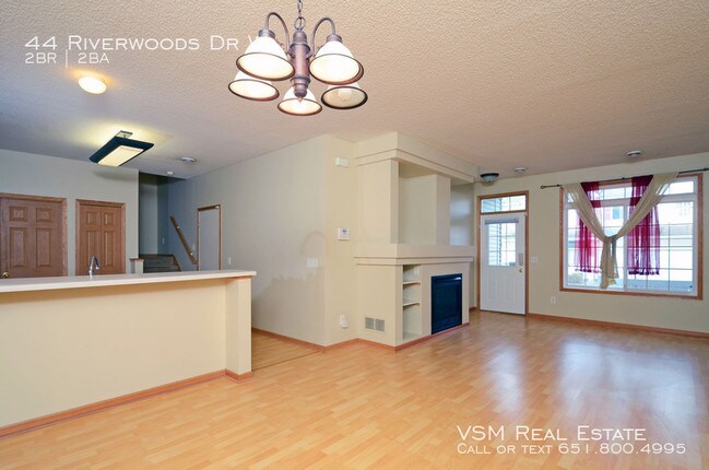 Building Photo - 44 River Woods Dr W