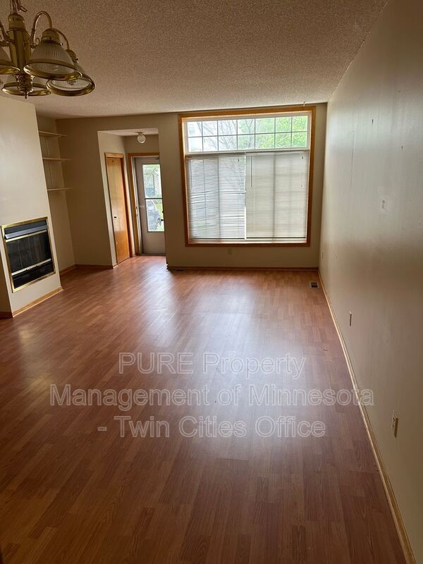 Building Photo - 15333 Greenhaven Ln