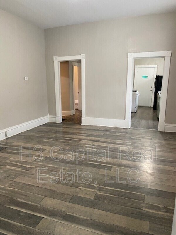 Foto del edificio - 2533 E 24th St