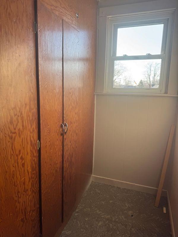 Building Photo - 403 W 6th St