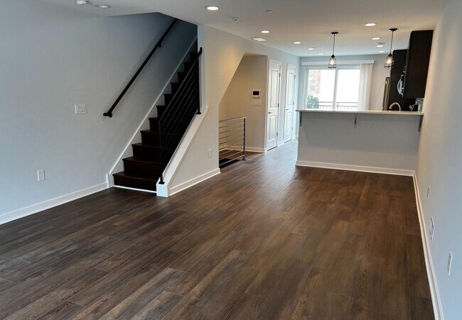 Building Photo - 2543 Manton St