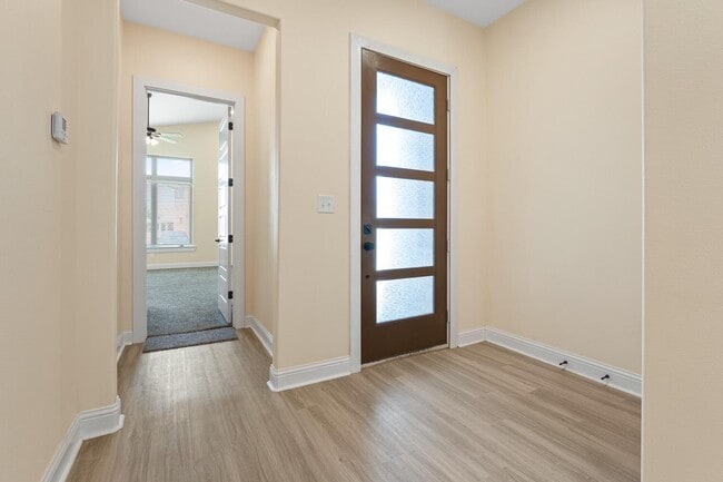 Building Photo - 48 Wilshire Blvd