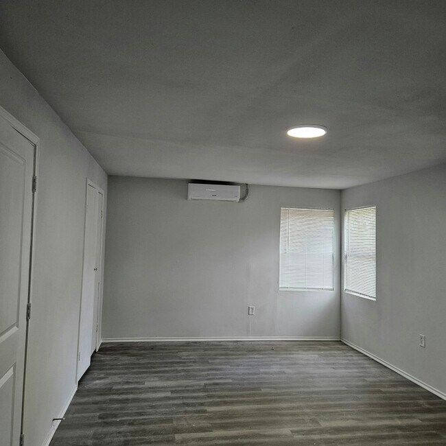 Foto del edificio - 1403 E 4th Ave