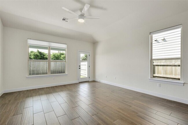 Building Photo - 6211 Dumfries Ln