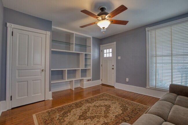Sala de estar - 8 Glenwood Ave