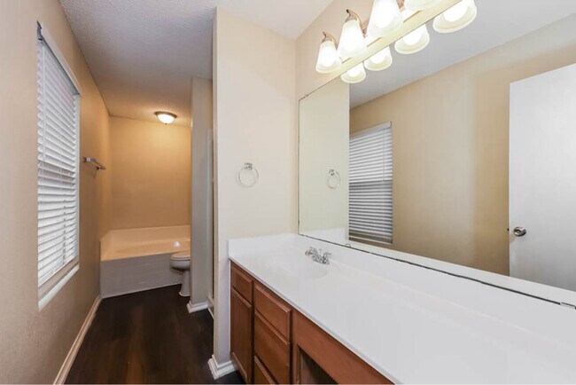 Foto del edificio - 316 Blairwood Dr